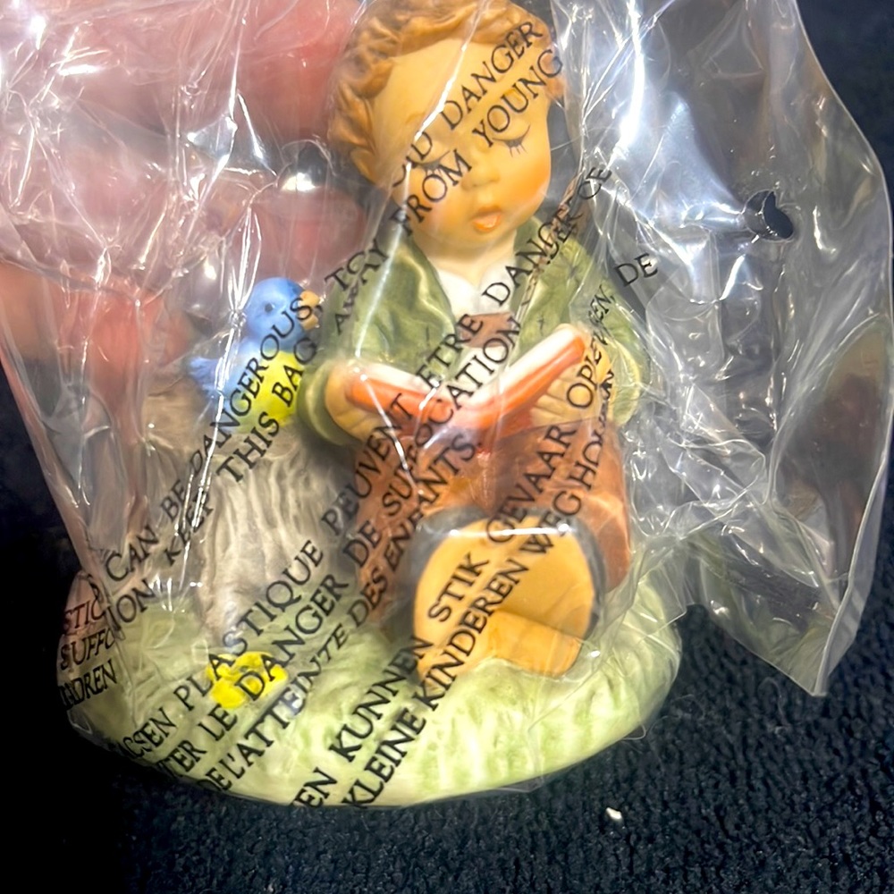 Singing lessons by Burt Hummel great start a piece for your amateur collection